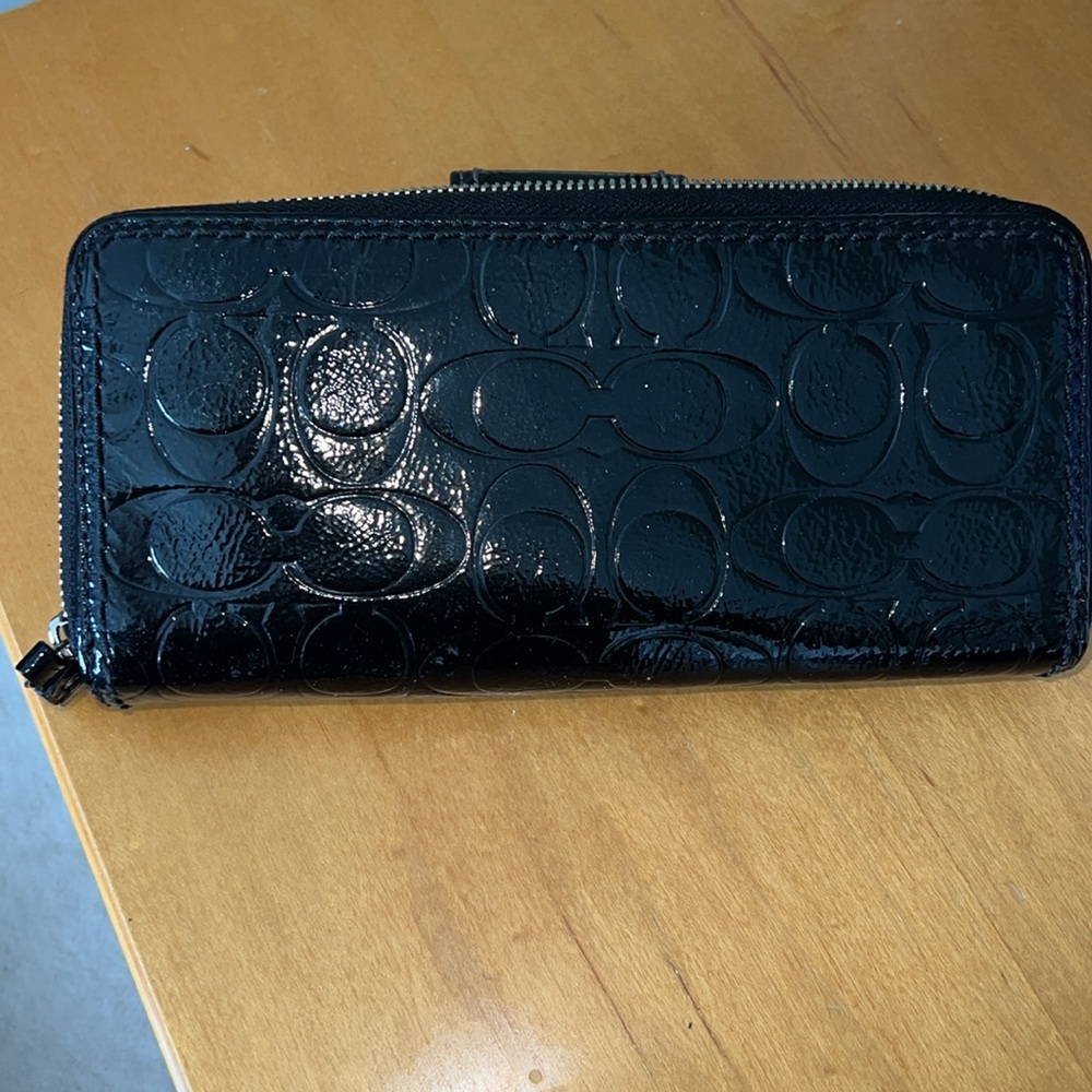 Coach embossed pattern leather zippered wallet with turn lock - Picture 11 of 13